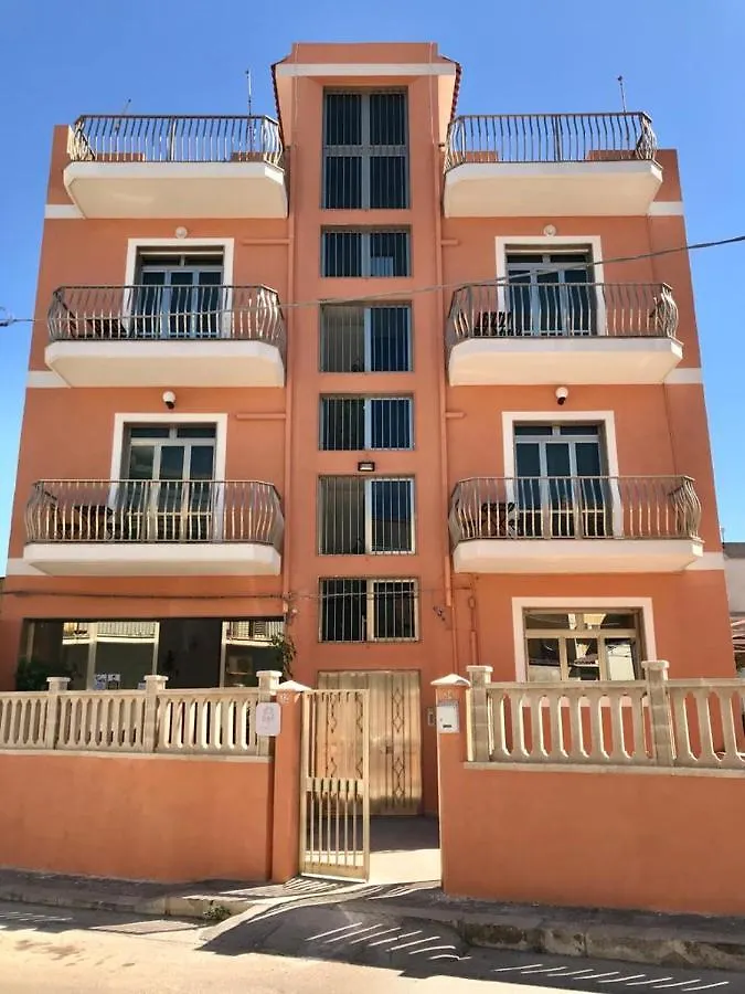 Hotel Ristorante Scirocco Portopalo Di Capo Passero 3*,
